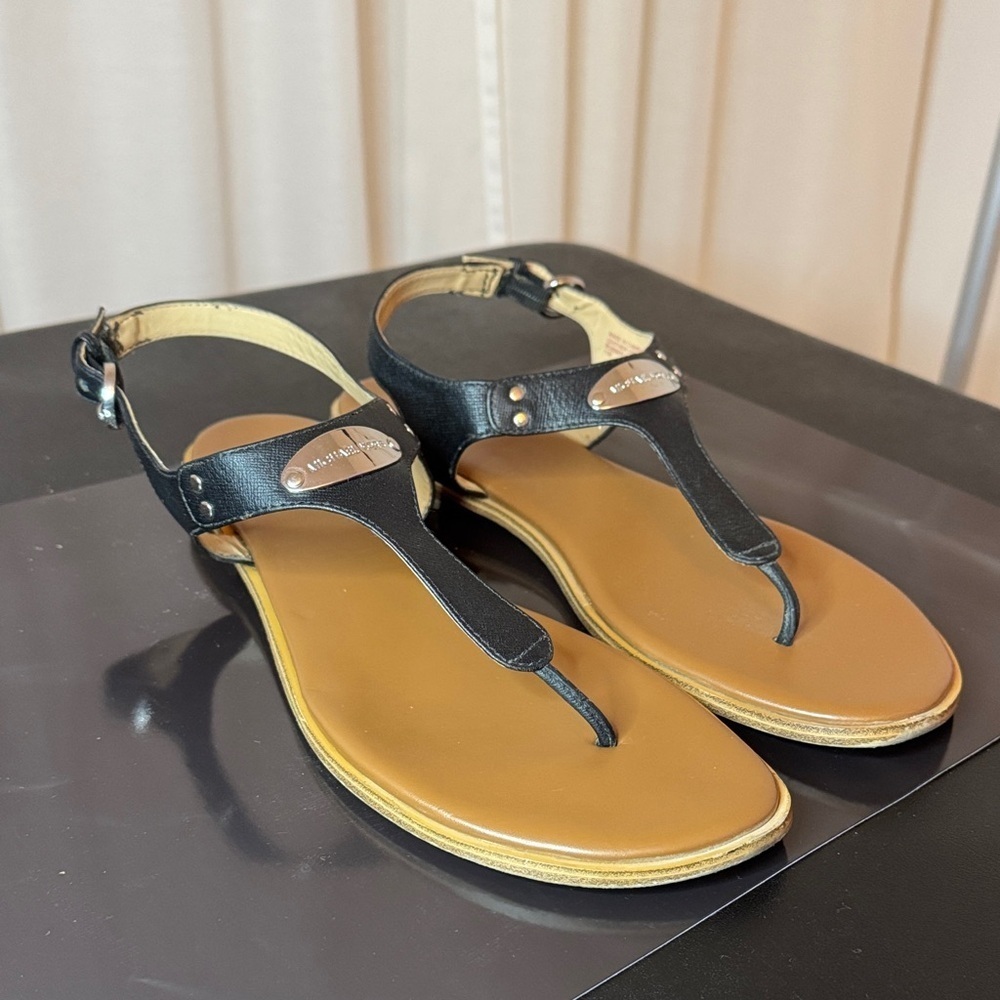 Michael Kors MK Silver Plate Thong Flat Sandals in Black Leather Size 11 Summer - Picture 3 of 9